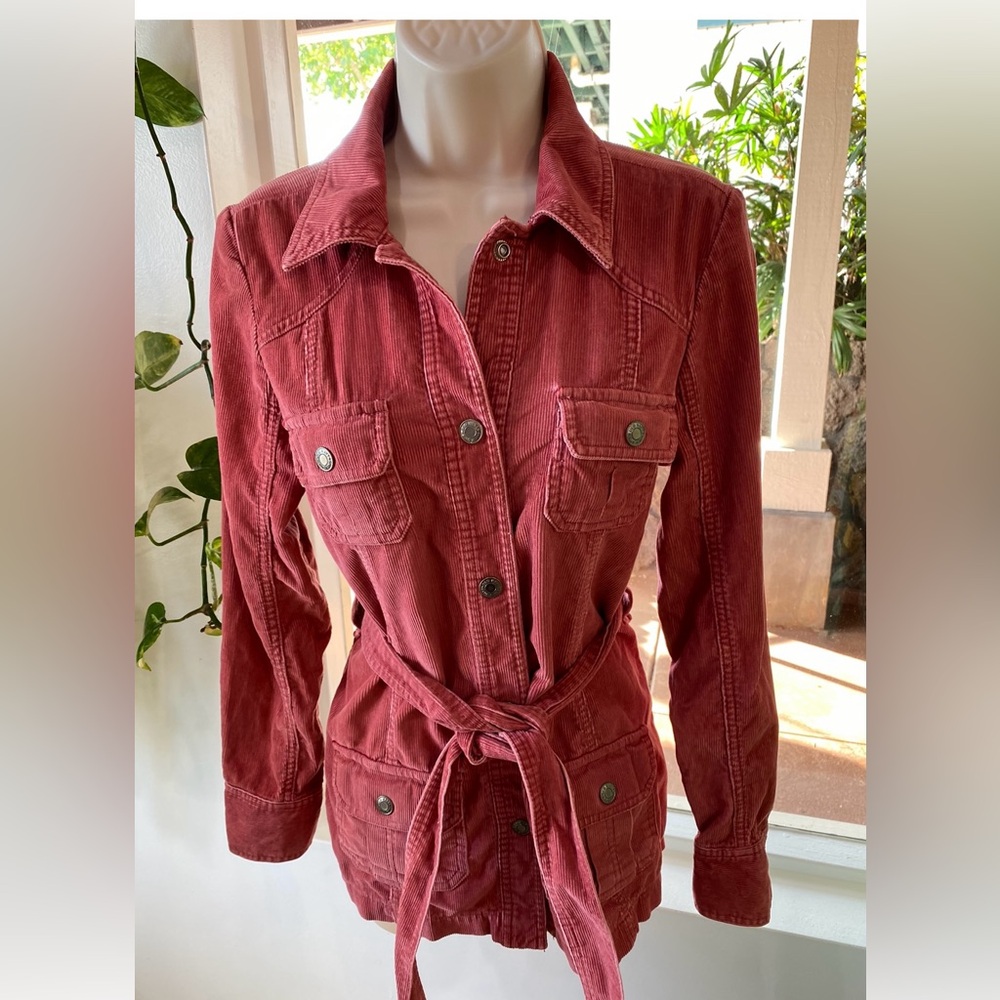 100% cotton vintage style corduroy jacket. Awesome salmon color!So flattering on